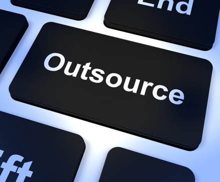 Outsourcing IT Services Advantages Disadvantages Image